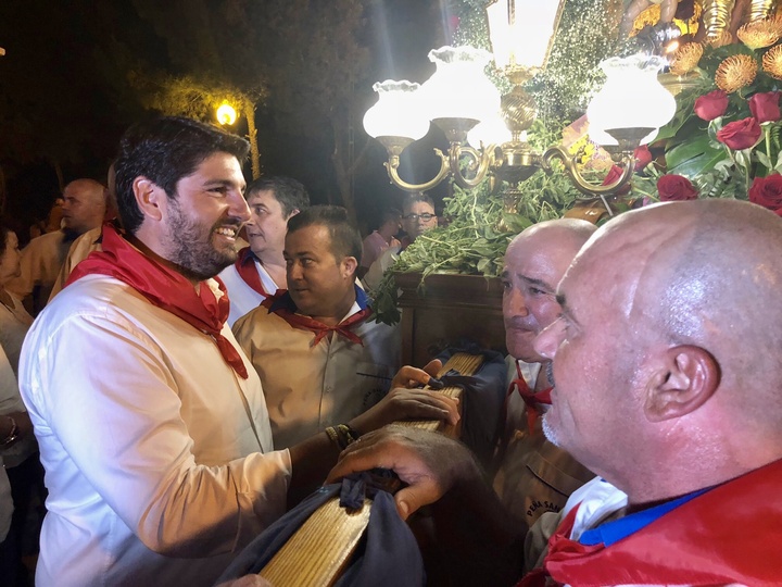 López Miras participa en la romería de San Roque de Ceutí (2)