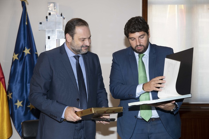 Reunión con el ministro de Fomento, José Luis Ábalos (2)