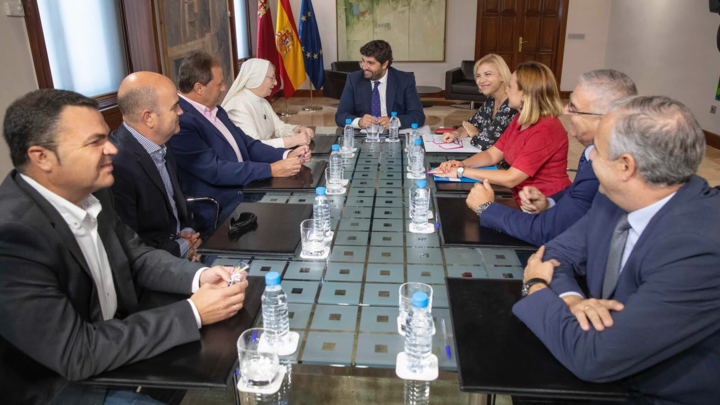 Reunión con Asociación de la Dependencia. I