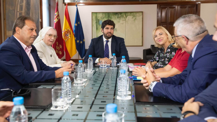 Reunión con Asociación de la Dependencia.II