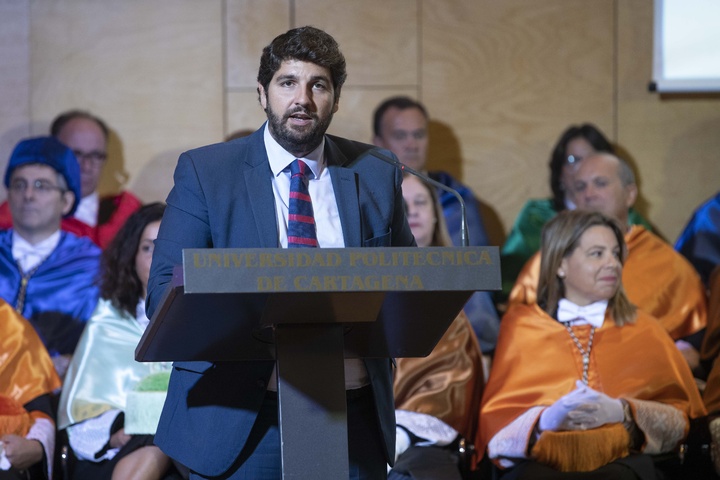 El jefe del Ejecutivo regional, Fernando López Miras, preside el acto académico de apertura de curso 2018-2019 de las universidades públicas de la Región (3)