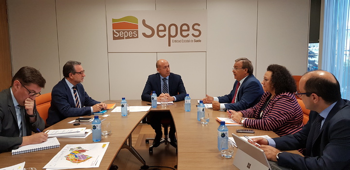 Reunión del consejero de Fomento con el director general de SEPES