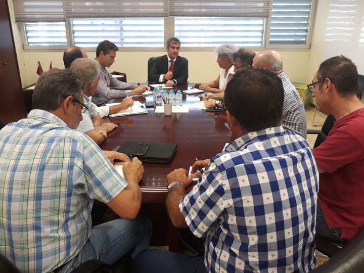 Agricultura crea una mesa de trabajo para buscar alternativas al cultivo de variedades del albaricoque para industria