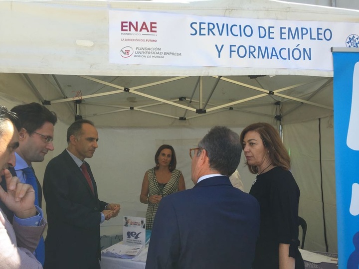 El Servicio Regional de Empleo y Formación difunde las ventajas de Garantía Juvenil en el Foro de Empleo de Cartagena