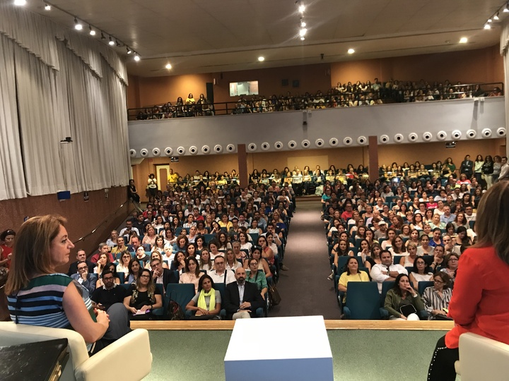 La psicóloga Rocío Ramos- Paul inaugura la 'Escuela para Familias de la Región de Murcia'
