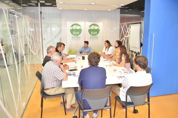 Las asociaciones dedicadas a organizar actividades de  ocio aportan sus propuestas al Plan de Juventud