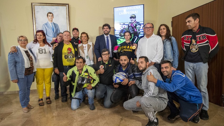 El presidente de la Comunidad, Fernando López Miras, recibe a la piloto ceheginera Ana Carrasco, campeona del mundo de motociclismo (3)