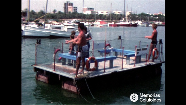 Fotograma de uno de los 30 vídeos domésticos, grabados entre las décadas de los 60 y los 70, que publica la Fundación Integra (2)