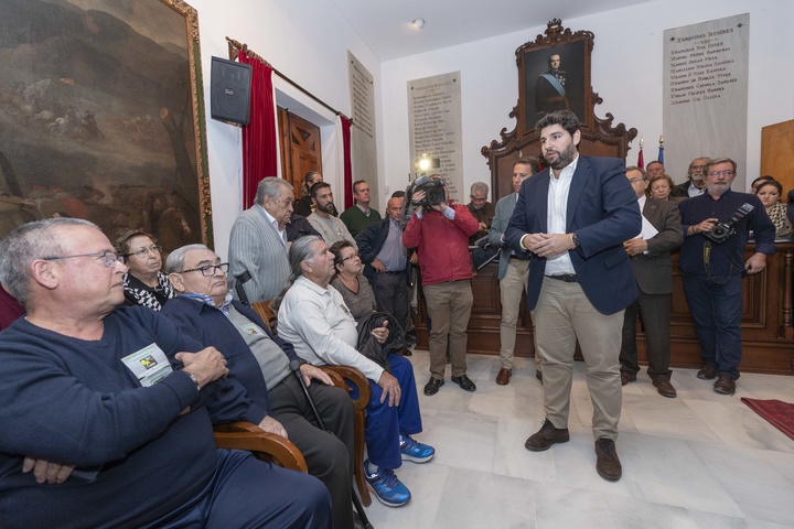 El presidente de la Comunidad se reúne con los beneficiarios de las ayudas por los terremotos de Lorca (3)