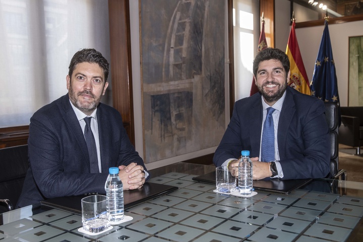 El presidente Fernando López Miras se reúne con el portavoz de Ciudadanos en la Asamblea Regional (2)