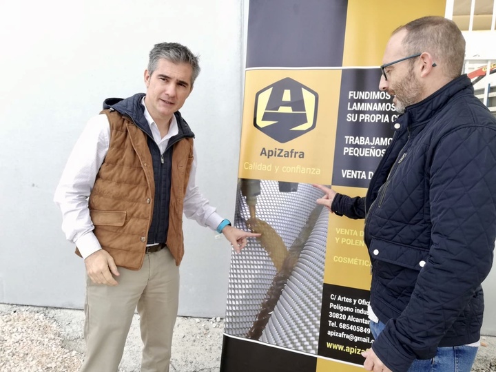 El consejero Miguel Ángel del Amor junto a Carlos Zafra