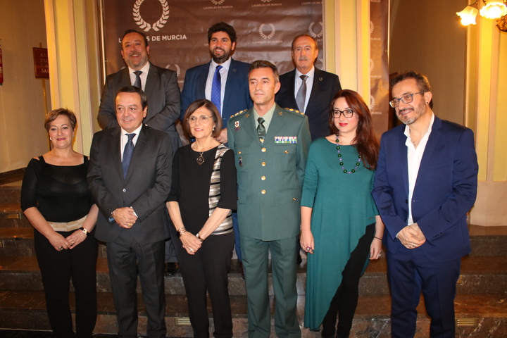 López Miras clausura el acto de entrega de los premios 'Laureles de Murcia' (2)