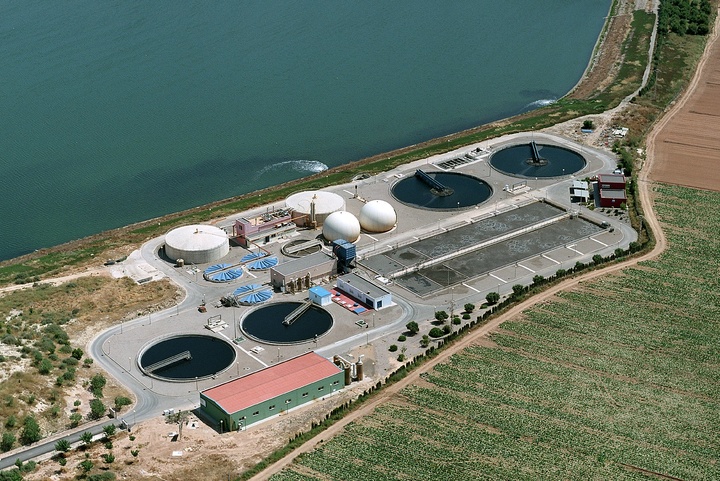 Vista aérea de la estación depuradora de aguas residuales de Cabezo Beaza