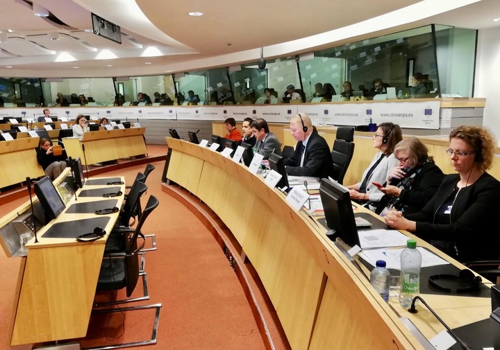 Villegas participó en el debate sobre vacunas del Parlamento Europeo