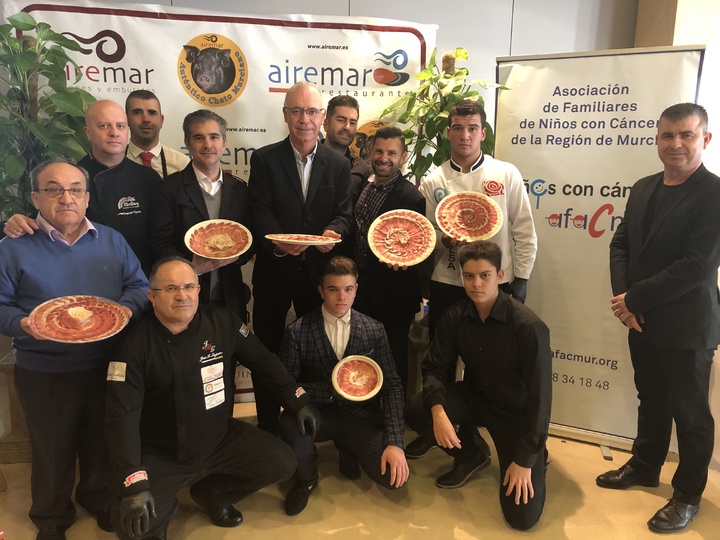 Los mejores cortadores de la Región se unen en el 'I Corte Solidario de Jamón Chato Murciano' en beneficio de los niños con cáncer