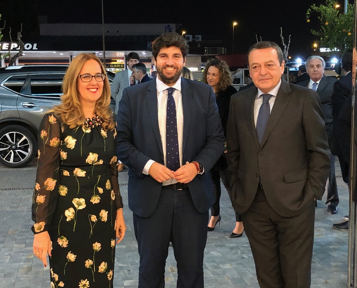 López Miras clausura la gala del 25 aniversario de la Organización de Mujeres Empresarias y Profesionales de la Región de Murcia (2)