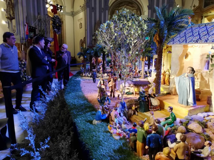 La iglesia del Conjunto Monumental San Juan de Dios acoge el Belén de la peña 'La Pava'