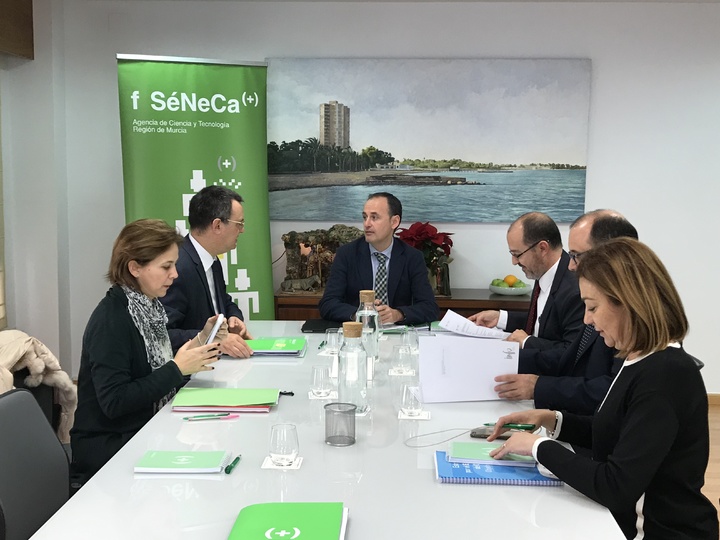Imágenes de la reunión del patronato de la Fundación Séneca (II)
