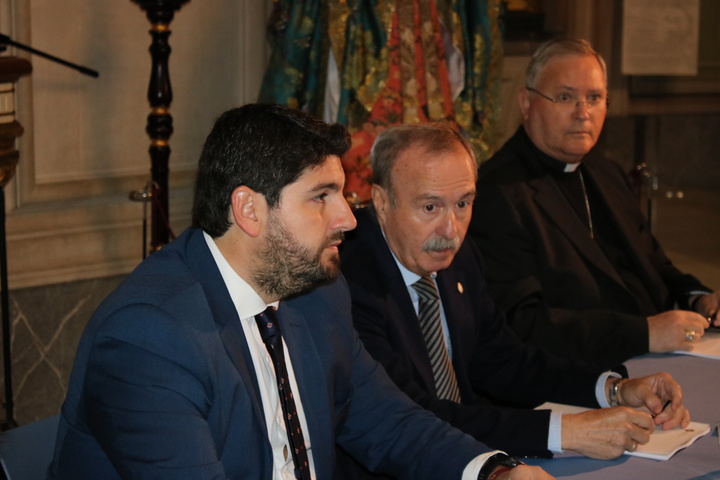 El jefe del Ejecutivo regional, Fernando López Miras, preside la reunión del Patronato del Museo Salzillo (2)