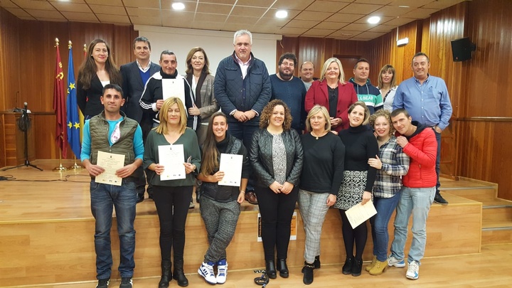 Un programa del Servicio Regional de Empleo y Formación forma y emplea en albañilería a 15 desempleados de Moratalla