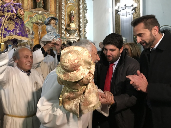 El presidente López Miras asiste a la 'Fiesta del Niño' en Abarán