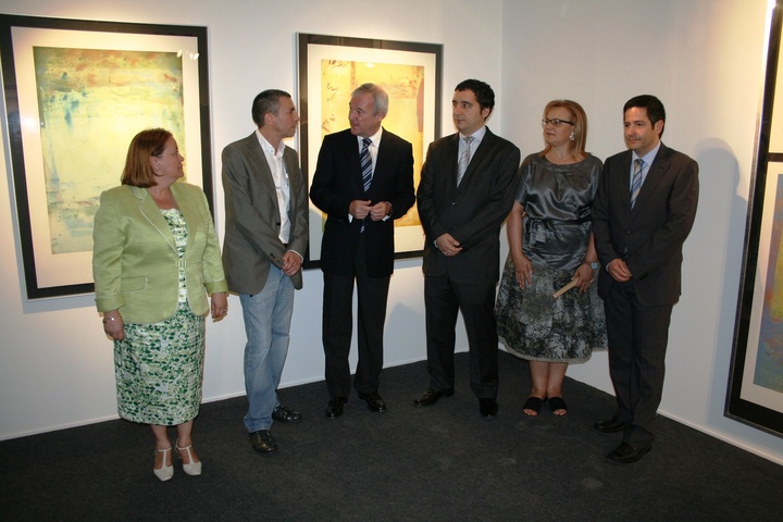 El presidente de la Comunidad inauguró la exposición 'Nada Nunca' de Enrique Castañer