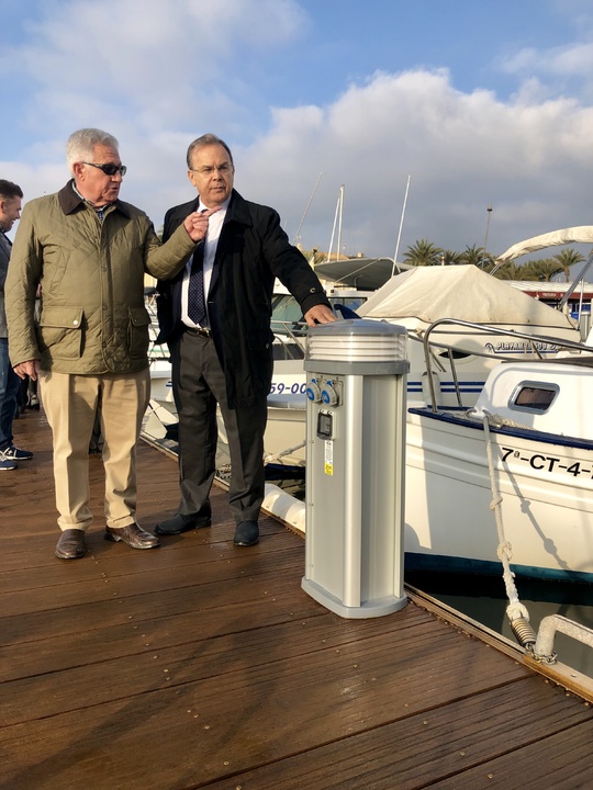 El consejero de Fomento inaugura las obras de renovación del puerto de Cabo de Palos (2)