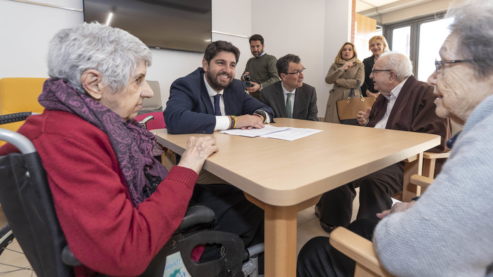 El presidente de la Comunidad, Fernando López Miras, inaugura la residencia Montecantalar, centro especializado en psicogeriatría y salud mental
