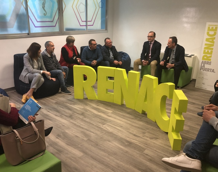 Imágenes de la reunión del consejero de Empleo, universidades, Empresa y Medio Ambiente, Javier Celdrán, con empresarios participantes en Renace (II)