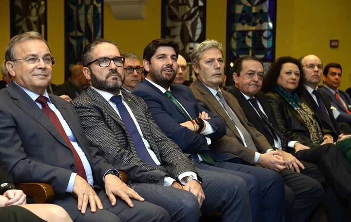 El presidente de la Comunidad inaugura el Foro de Infraestructuras 'Mirando hacia el futuro' (1)