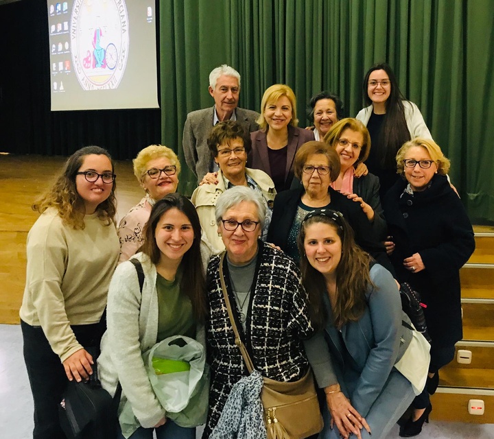 17 centros sociales de personas mayores del Instituto Murciano de Acción Social participan en los encuentros intergeneracionales con universitarios