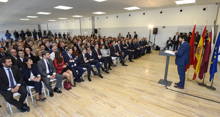 El presidente de la Comunidad visita el Centro de Formación de la Fremm, junto al presidente del Gobierno de España