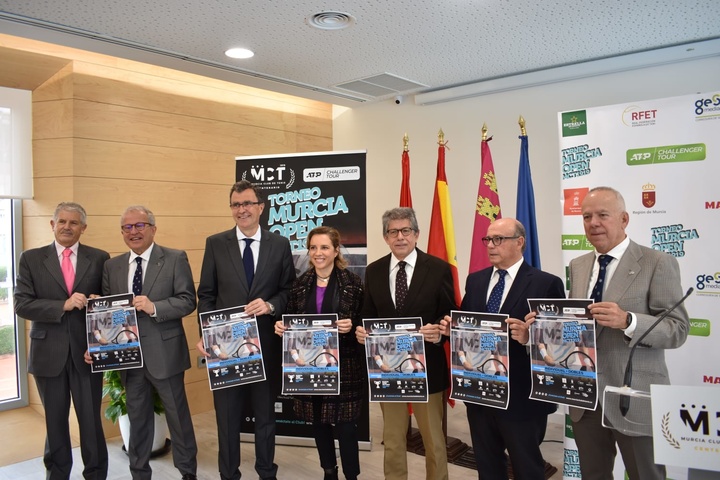 Adela Martínez-Cachá en la presentación del ATP Challenger Murcia Open, en el Murcia Club de Tenis 1919