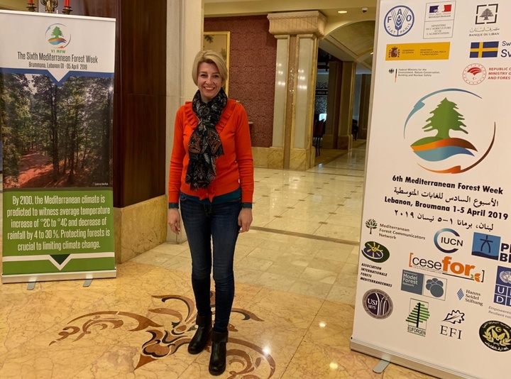 La directora general de Medio Natural, Consuelo Rosauro, expuso las iniciativas ecoturísticas llevadas a cabo en Sierra Espuña durante la VI Semana Forestal Mediterránea