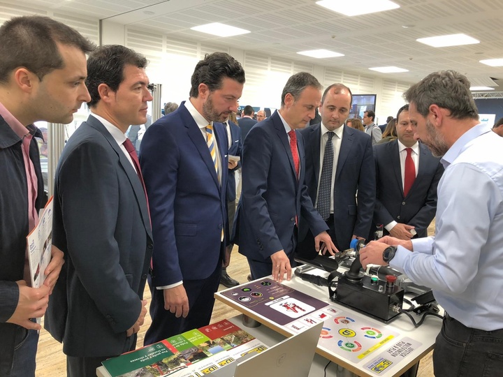 Las empresas regionales innovadoras muestran sus casos de éxito en automatización de procesos industriales en el foro sobre robótica