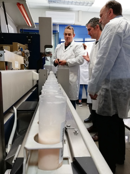El consejero visita las instalaciones del Laboratorio Agroalimentario y de Sanidad Animal, junto con el Director General de Salud Pública y Adicciones, José Carlos Vicente López