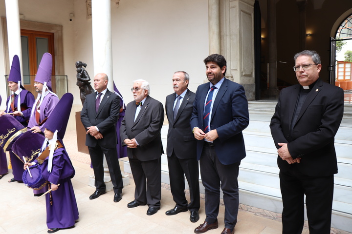 El presidente recibe a la Convocatoria de la Real y Muy Ilustre Cofradía de Nuestro Padre Jesús Nazareno (2)