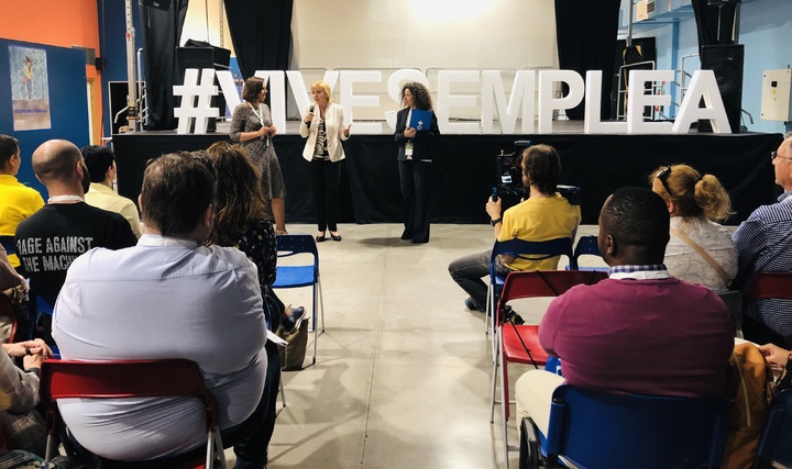 La Comunidad y Acción contra el Hambre ponen en contacto a 150 personas en desempleo con empresas