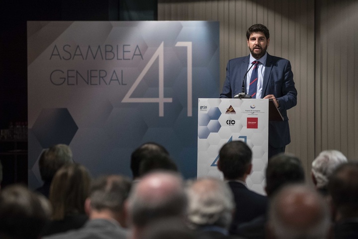 El presidente de la Comunidad, Fernando López Miras, en la clausura de 41 Asamblea General de la Confederación Regional de Organizaciones Empresariales de la Región de Murcia (Croem)