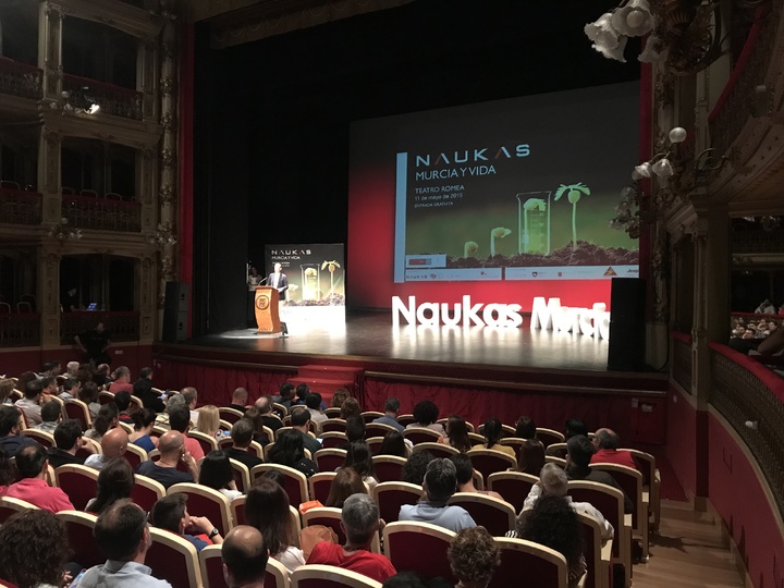 Celdrán destaca la necesidad de despertar vocaciones científicas y técnicas en la apertura de 'Naukas' (1)