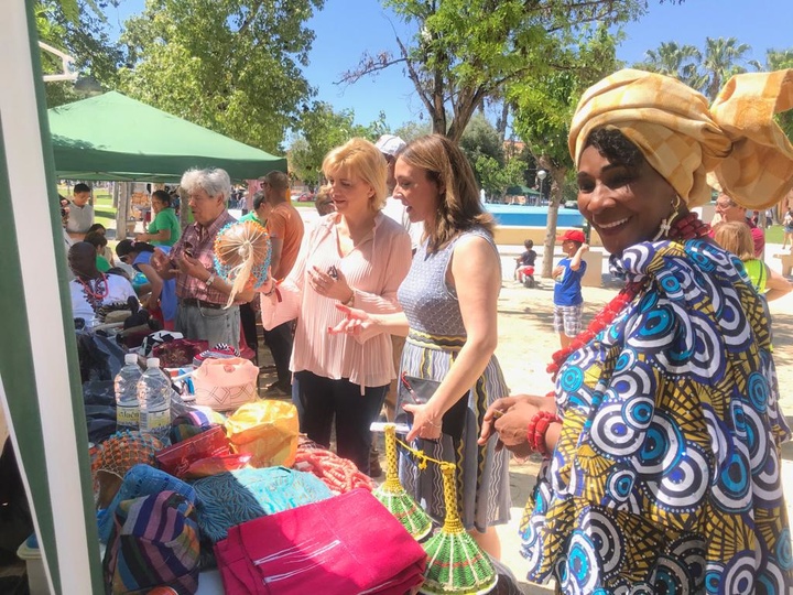 El evento multicultural 'Fuente de las Culturas' reúne a cientos de personas en El Palmar