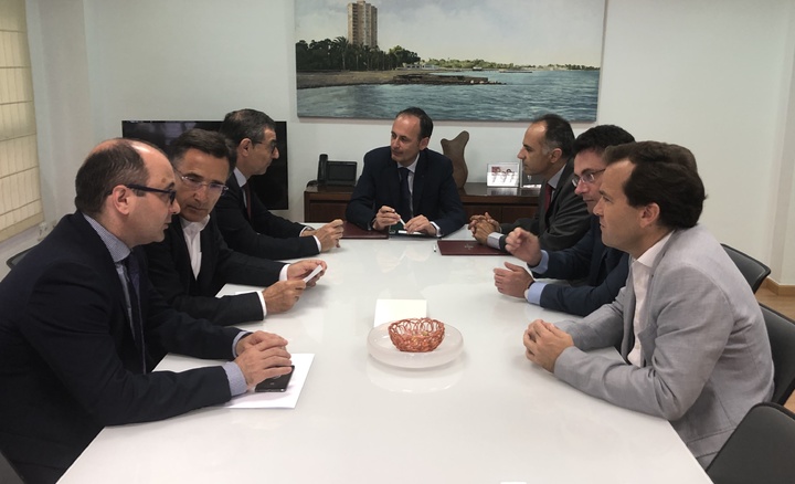 Imagen de la presentación de los convenios para el fomento del emprendimiento entre los universitarios (I)