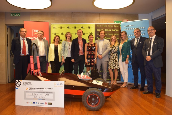 El consejero de Empleo, Universidades, Empresa y Medio Ambiente en funciones, Javier Celdrán, durante la gala final de entrega de los premios 'Embarkatubers' de emprendimiento en edades tempranas (I)