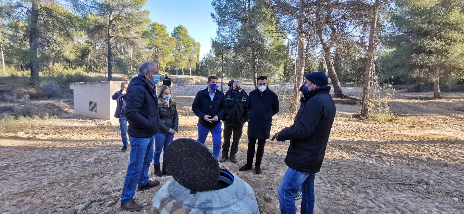 El director general del Medio Natural, Fulgencio Perona, durante su visita a Coto Real, para comprobar las obras realizadas por la Comunidad Autónoma