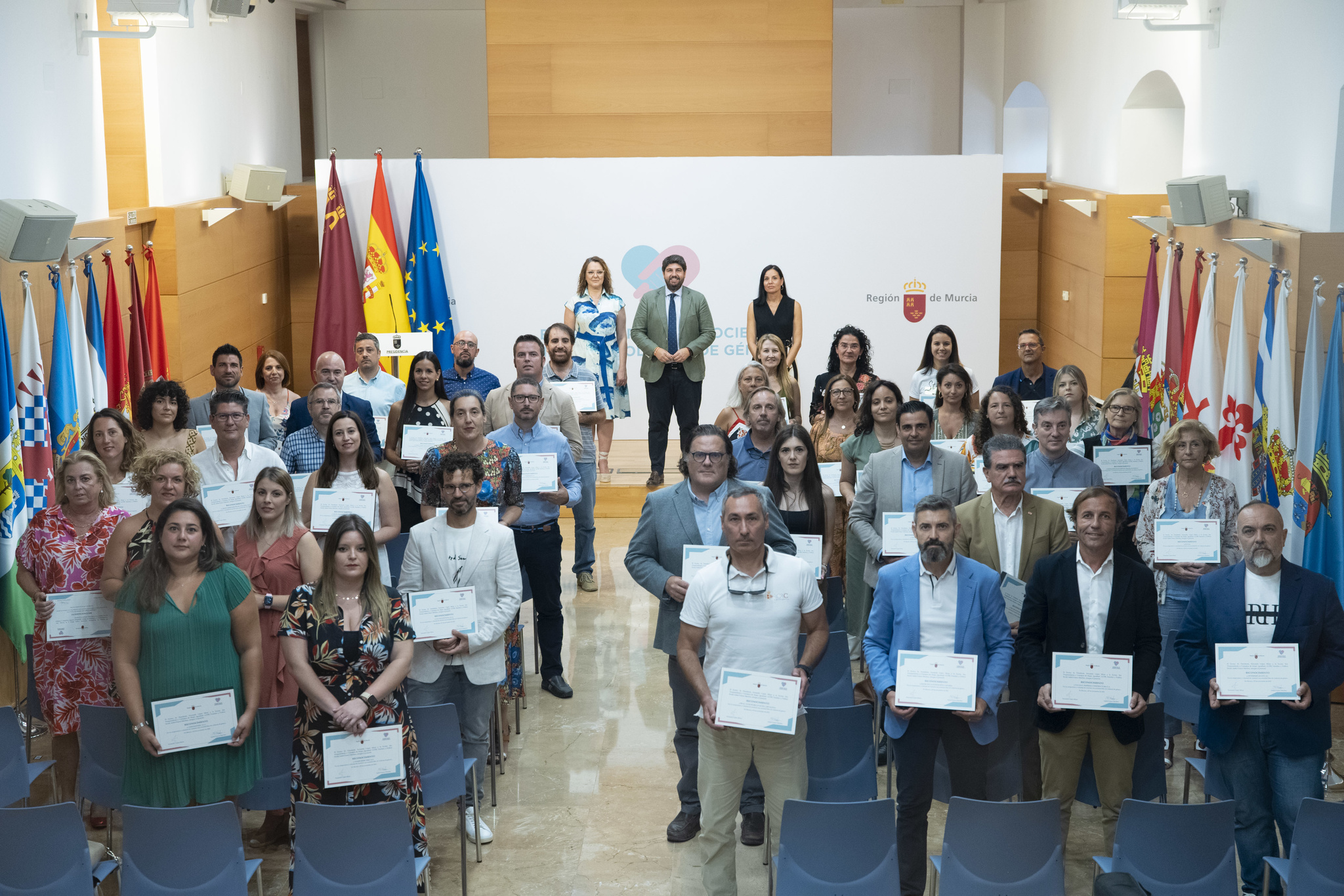 López Miras preside el acto de reconocimiento a las entidades adheridas a la tercera edición de la iniciativa 'Empresas por una sociedad libre de violencia de género'