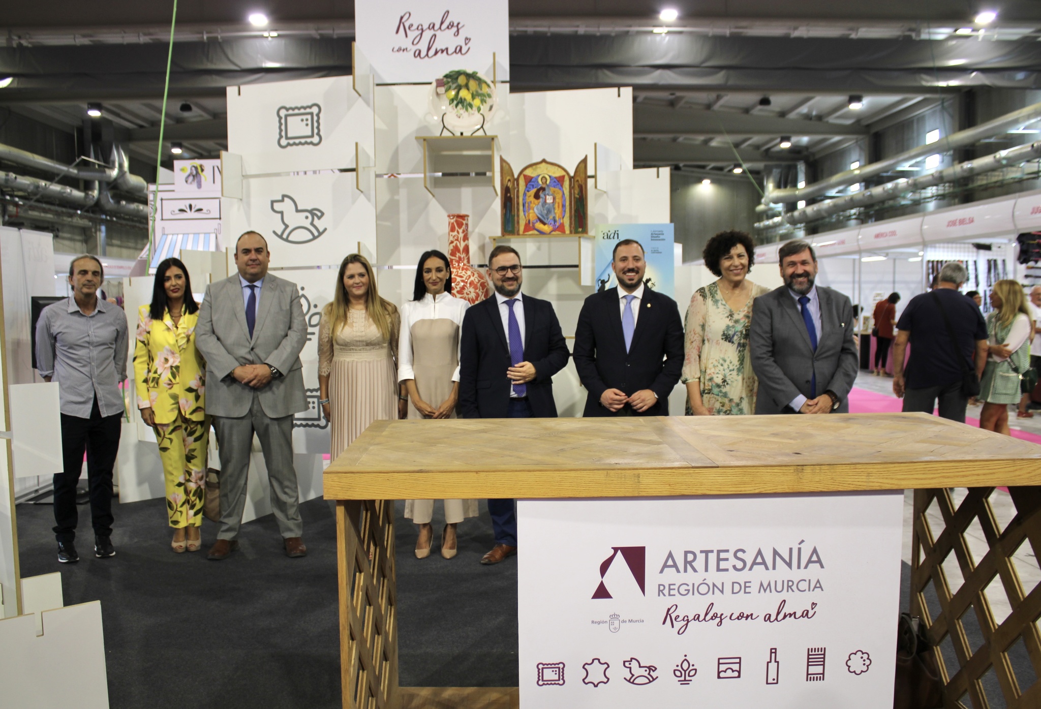 La consejera de Empresa, Empleo, Universidades y Portavocía, Valle Miguélez, inauguró la  XXXVIII edición de la Feria de Artesanía de la Región de Murcia (Feramur)