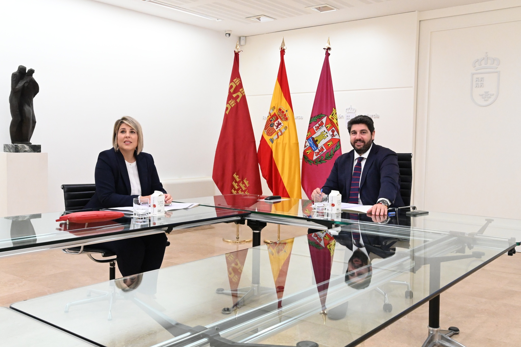 López Miras se reúne con Noelia Arroyo