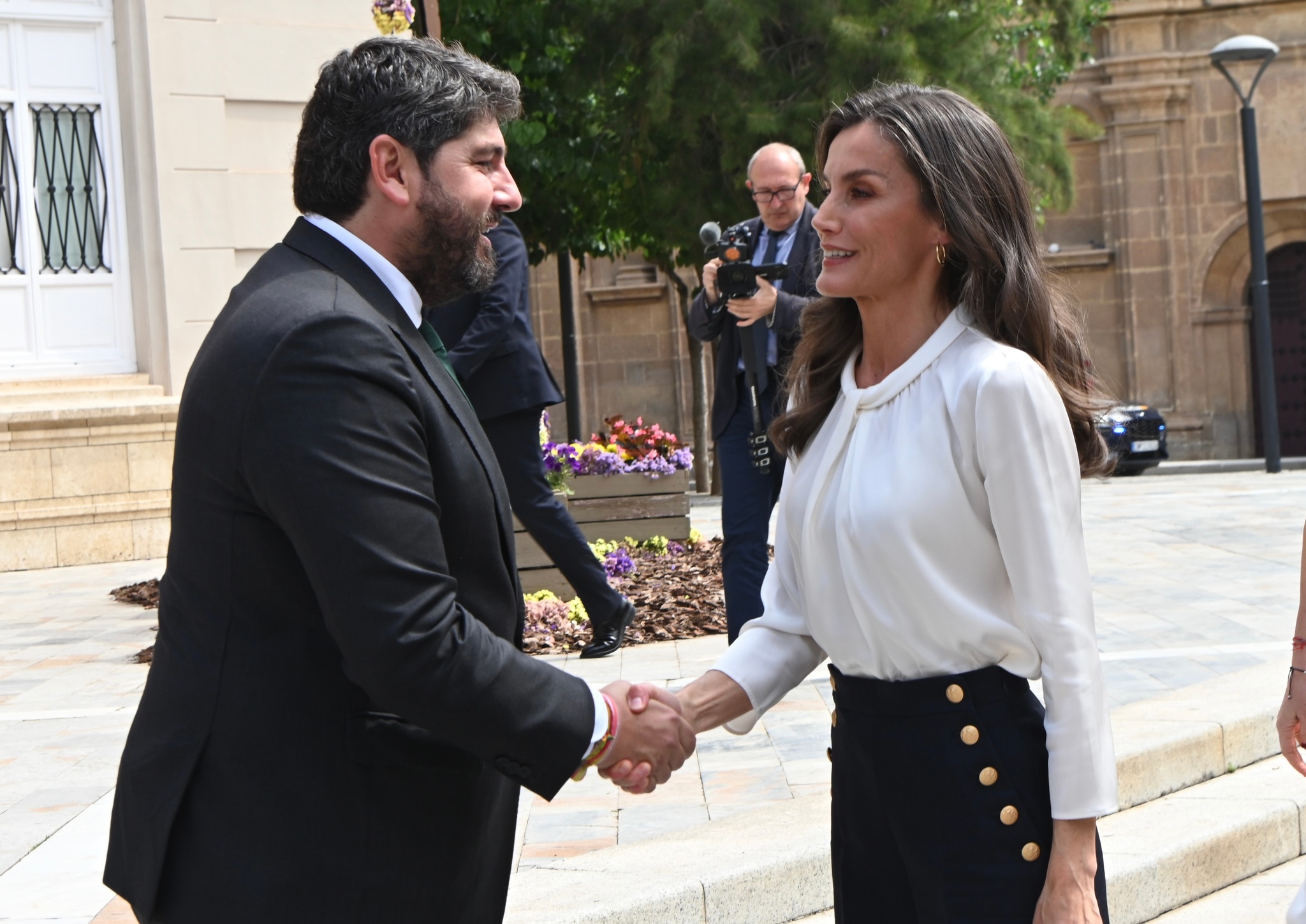 López Miras resalta "el afecto y el cariño" que los murcianos han trasladado a la reina Letizia durante las Medallas de Oro de Cruz Roja