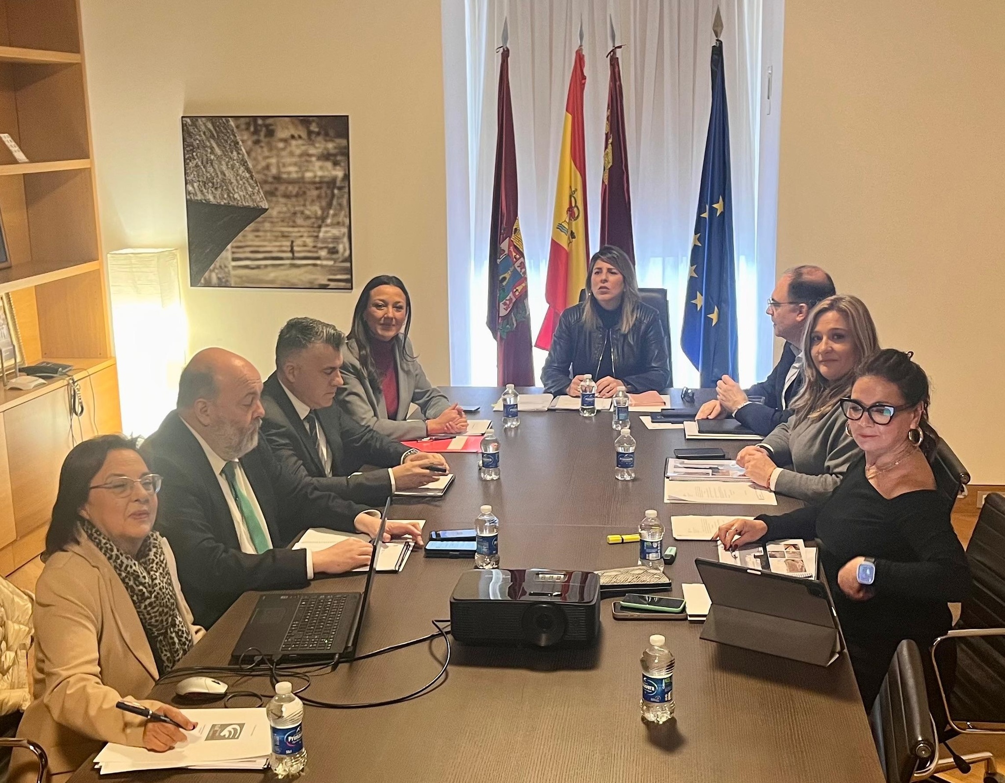 La consejera Carmen Conesa y la alcaldesa de Cartagena, durante la reuni&oacute;n celebrada por el Patronato del Teatro Romano.