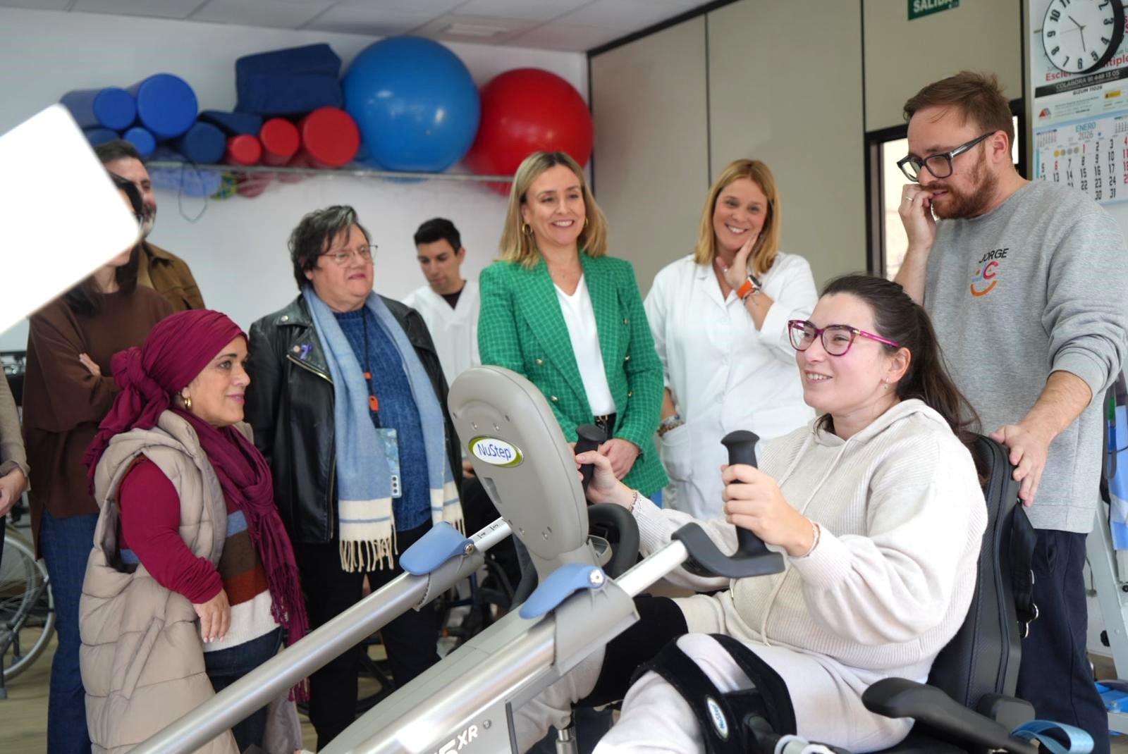 La consejera de Pol&iacute;tica Social, Familias e Igualdad, Conchita Ruiz, durante la visita al Centro de D&iacute;a para personas con discapacidad de Famdif, 'Juan Cerezo'